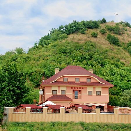 Hotel Magnat Mukácheve Exterior foto