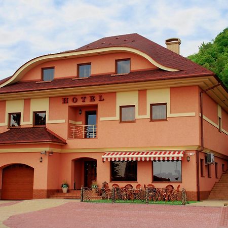 Hotel Magnat Mukácheve Exterior foto