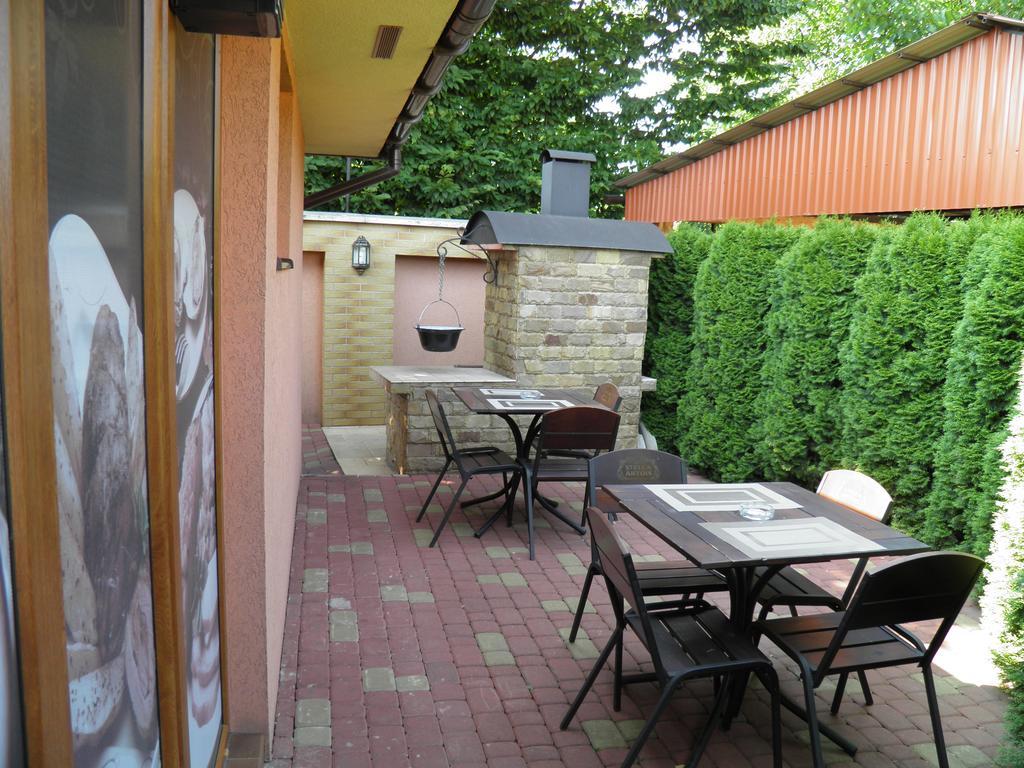 Hotel Magnat Mukácheve Exterior foto